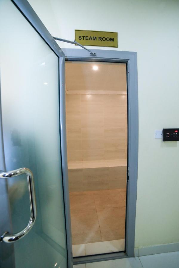 Vita Suites Manama Exteriör bild